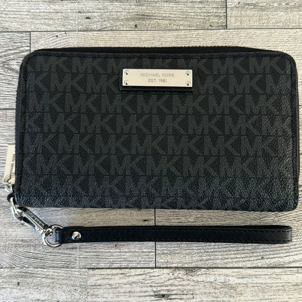 Michael Kors Black Wallet EUC